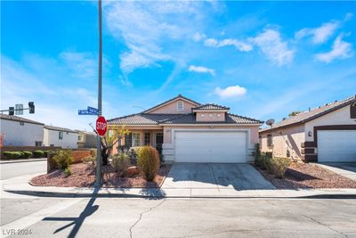 501 Sparrow Gull Court, House other with 3 bedrooms, 2 bathrooms and null parking in North Las Vegas NV | Image 2