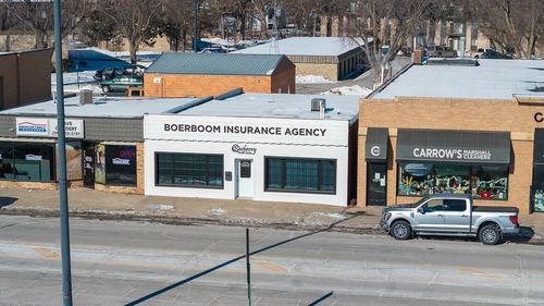 204 W College Dr, Marshall, MN, 56258-1750 | Card Image