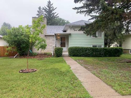 530 21 St S, Lethbridge, AB, T1J3K3 | Card Image