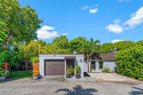 18805 W Lake Dr, Hialeah, FL, 33015-2232 | Card Image