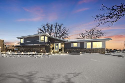 284 Castlewood Dr, Valparaiso, IN, 46385 | Card Image