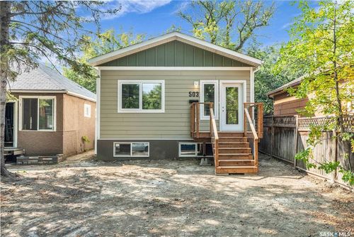 1428 E Avenue N, Saskatoon, SK, S7L1G8 | Card Image