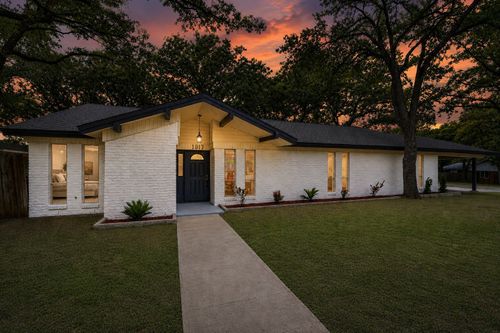 1917 Toplea Dr, Euless, TX, 76040-4038 | Card Image