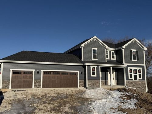 N74W17930 Mineral Drive, Menomonee Falls, WI, 53051 | Card Image