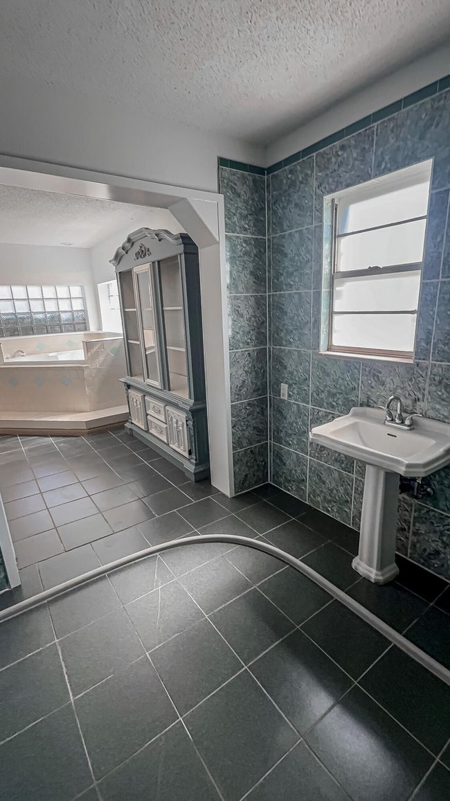 1690 W Us Highway 70, House other with 4 bedrooms, 5 bathrooms and null parking in Plainview TX | Image 32