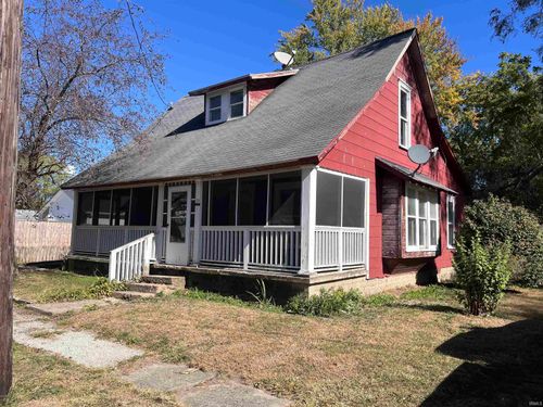 104 N Davis St, Walton, IN, 46994-9394 | Card Image