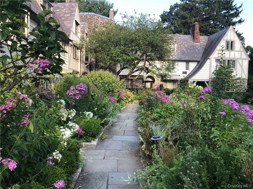 5 Merestone Ter, Bronxville, NY, 10708-3002 | Card Image