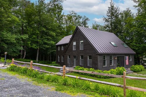 211 Abnaki Trace Rd, Quechee, VT, 05059-3031 | Card Image