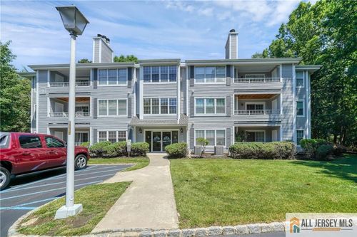 902-902 Meadow Ct, Helmetta, NJ, 08828-1135 | Card Image