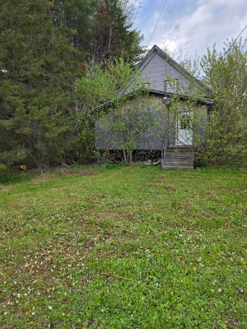 46 Harding Street, Island Falls, ME, 04747 | Card Image