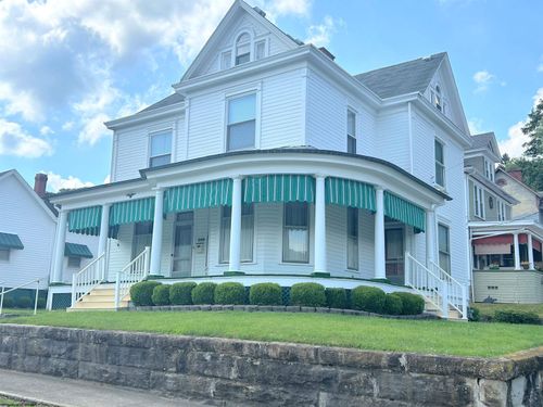 300 Adams St, Mannington, WV, 26582-1043 | Card Image