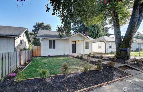 340 20th Ave, Longview, WA, 98632-1408 | Card Image
