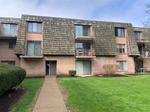1515 Forest Green Dr, Moon/Crescent Twp, PA, 15108 | Card Image