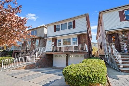 13 Country Village Ct, Bayonne, NJ, 07002 | Card Image