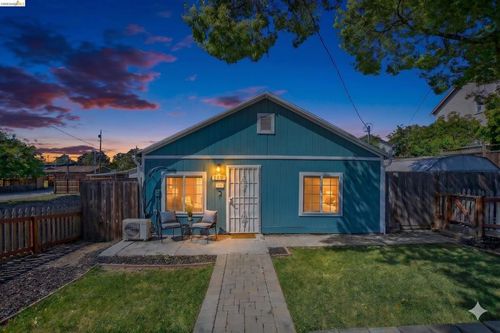 180 Hill Ave, Oakley, CA, 94561-2704 | Card Image