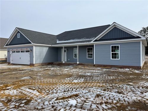 102 Andrews Ave, Franklin, VA, 23851-2905 | Card Image