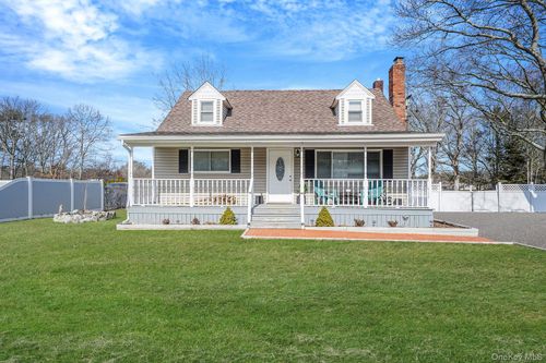 67 Pentmoor Dr, Mastic, NY, 11950-1605 | Card Image