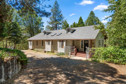 340 El Camino Way, Grants Pass, OR, 97526-9602 | Card Image