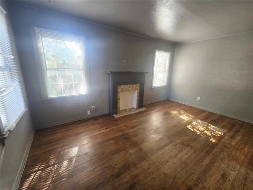 2012 Ne 19th St, Oklahoma City, OK, 73111-1609 | Card Image