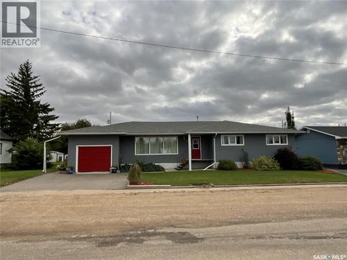 313 1 St S, Wakaw, SK, S0K1B0 | Card Image