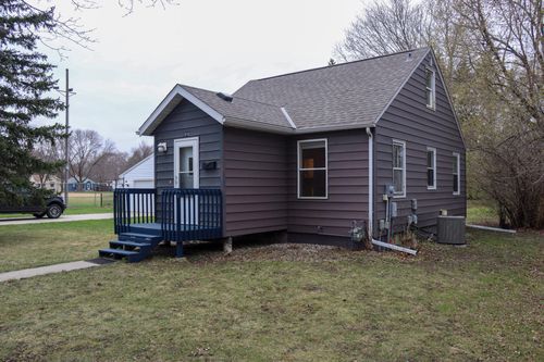 1016 Ella Ave Nw, Willmar, MN, 56201-2440 | Card Image