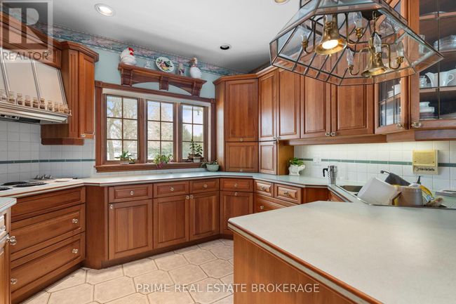 72797 Ravine Dr, House other with 7 bedrooms, 5 bathrooms and 22 parking in Zurich ON | Image 12
