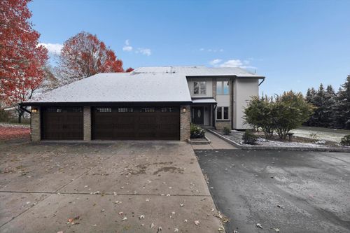 11011 Kurtiss Dr, Brighton, MI, 48114-9208 | Card Image