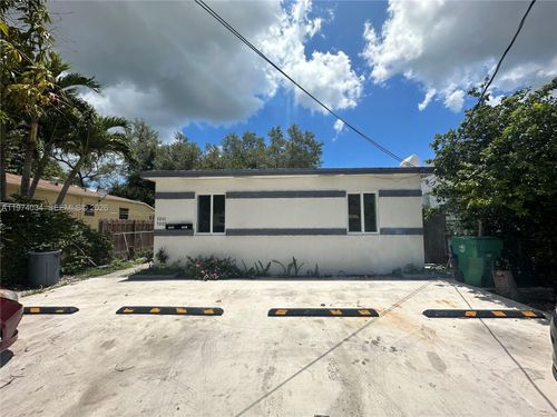 7001 Nw 6th Ave, Miami, FL, 33150-3803 | Card Image