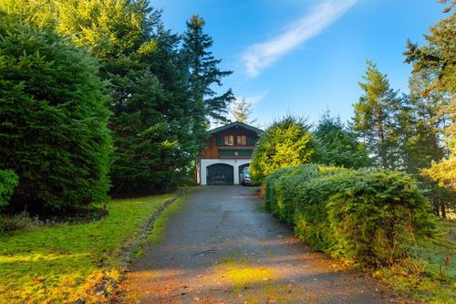 1684 White Sails Dr, Bowen Island, BC, V0N1G2 | Card Image