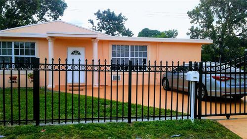 300 Nw 179th Ter, Miami Gardens, FL, 33169-4354 | Card Image