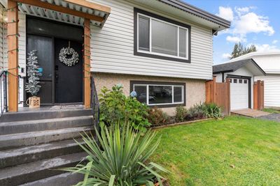 8695 Baker Dr, House other with 3 bedrooms, 2 bathrooms and 6 parking in Chilliwack BC | Image 2