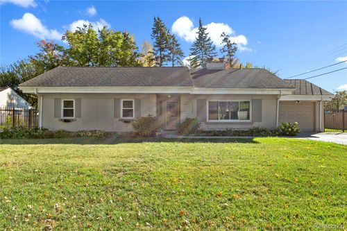 17725 George Washington Dr, Southfield, MI, 48075-2780 | Card Image