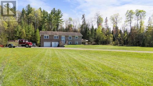 471 Lindquist Line, Powassan, ON, P0H1Z0 | Card Image