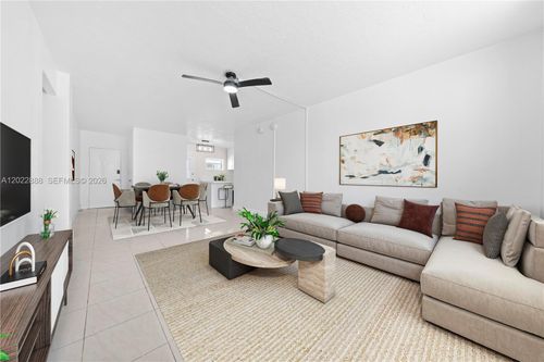 d204-1300 Lincoln Rd, MIAMI BEACH, FL, 33139-2264 | Card Image
