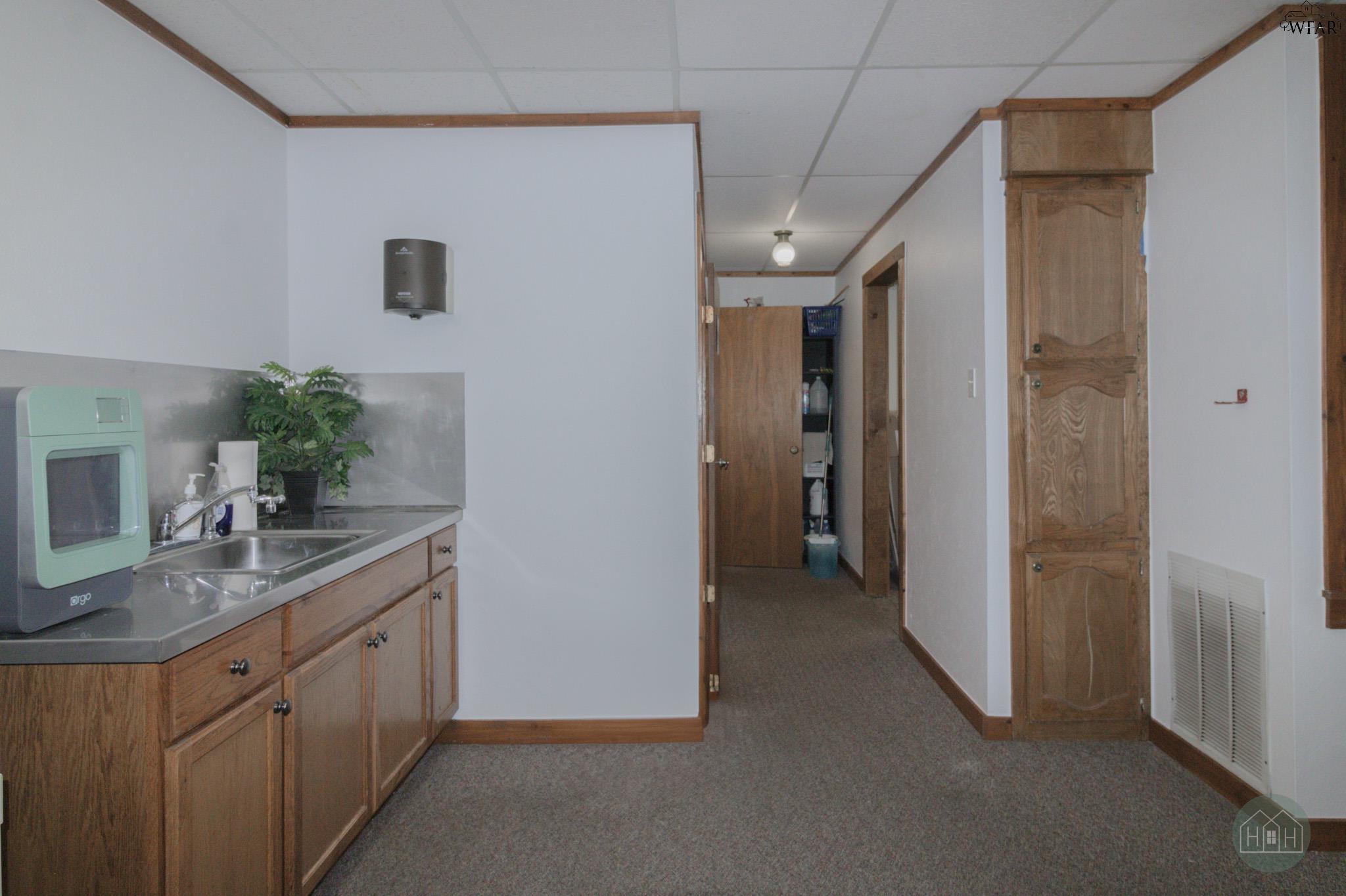 Commercial Sale in Vernon 3