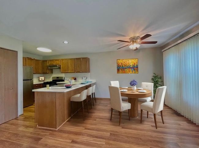 5 - 304 University Ln, Townhouse with 2 bedrooms, 1 bathrooms and 1 parking in Elk Grove Village IL | Image 5