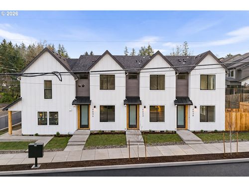 4526 Sw Garden Home Rd, Portland, OR, 97219-3447 | Card Image