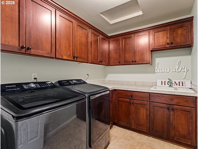 179 Se 46 Th Dr, House other with 4 bedrooms, 4 bathrooms and 2 parking in Gresham OR | Image 23