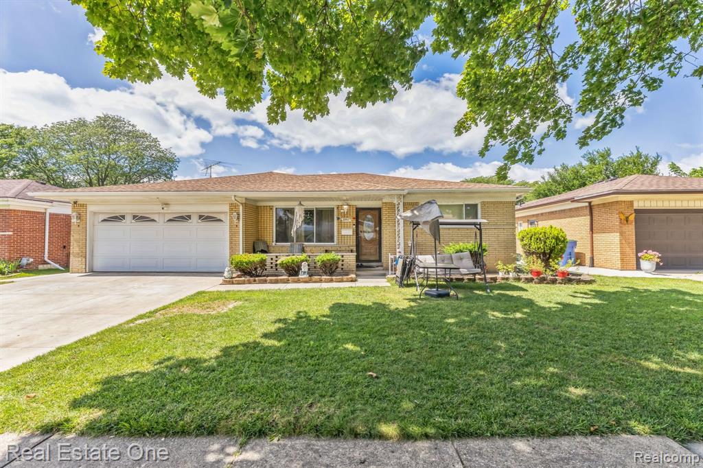 Cunningham Dr, Warren, MI 48092