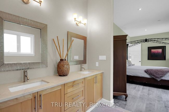 7909 Parkway Rd, House other with 5 bedrooms, 4 bathrooms and 20 parking in Metcalfe ON | Image 16