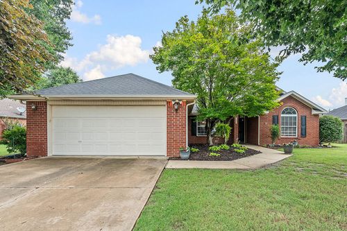323 Center Dr, Lowell, AR, 72745-9123 | Card Image