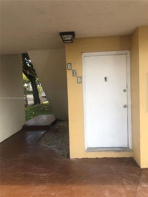 apt-101-8850 Fontainebleau Blvd, Miami, FL, 33172-4454 | Card Image