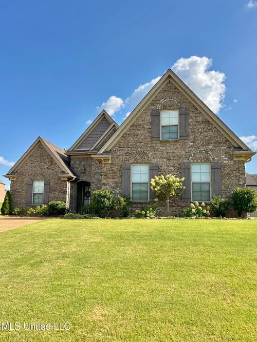 1303 Heritage Lake Dr, Hernando, MS, 38632-6964 | Card Image