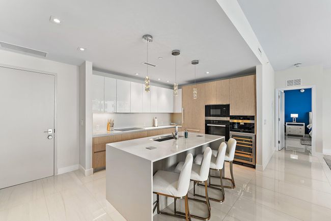 H1201 - 3100 N Ocean Dr, Condo with 2 bedrooms, 3 bathrooms and null parking in Riviera Beach FL | Image 11