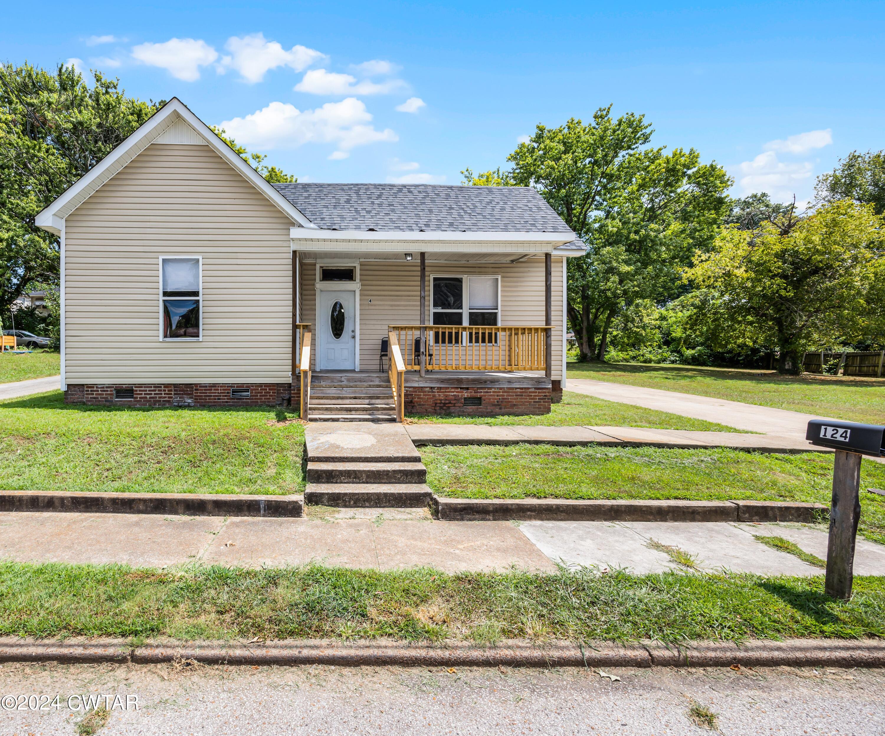 Glendale St, Jackson, TN 38301