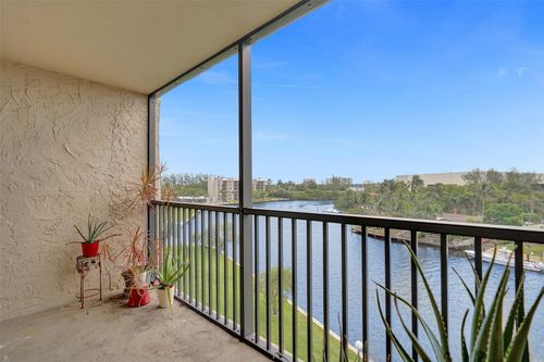 5050-13 Royal Palm Way, Boca Raton, FL, 33432-8762 | Card Image