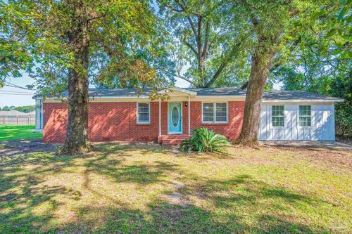 118 Czar Ln, Pensacola, FL, 32503-7518 | Card Image