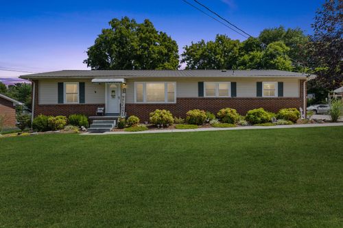 125 Burrum Dr, Shelbyville, TN, 37160-4306 | Card Image