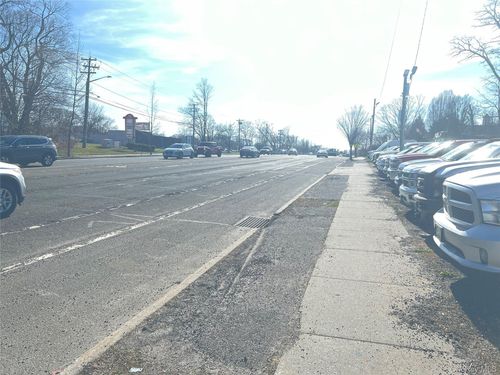 517 Middle Country Rd, Selden, NY, 11784-2518 | Card Image