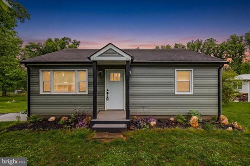 15 Mountain View Rd, Flint Hill, VA, 22627-1856 | Card Image